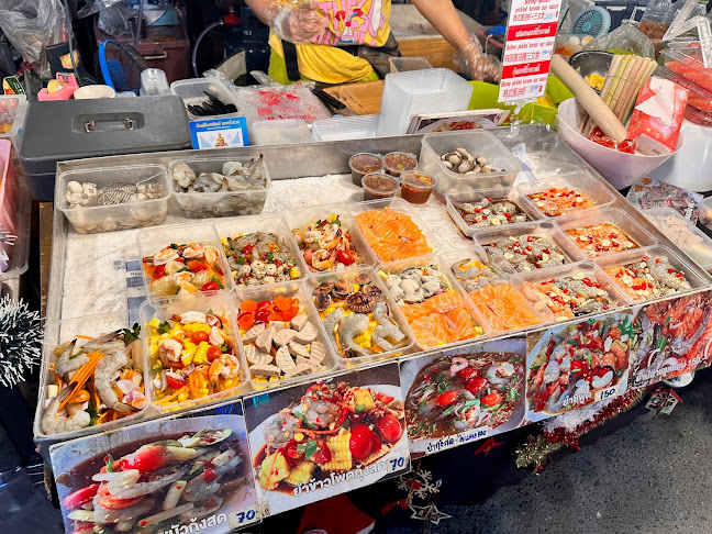 Fun Friday avenue Night market - การบริการอาหารและที่พัก