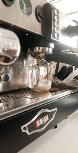 293/8 ถ. บรมไตรโลกนารถ ตำบลวัดจันทร์ อำเภอเมืองพิษณุโลก พิษณุโลก 65000