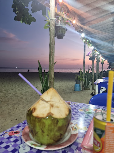 Opinii despre Daeng's Restaurant în อำเภอเมืองภูเก็ต - การบริการอาหารและที่พัก