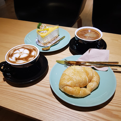 Cells Coffee x Co-working space - การบริการอาหารและที่พัก