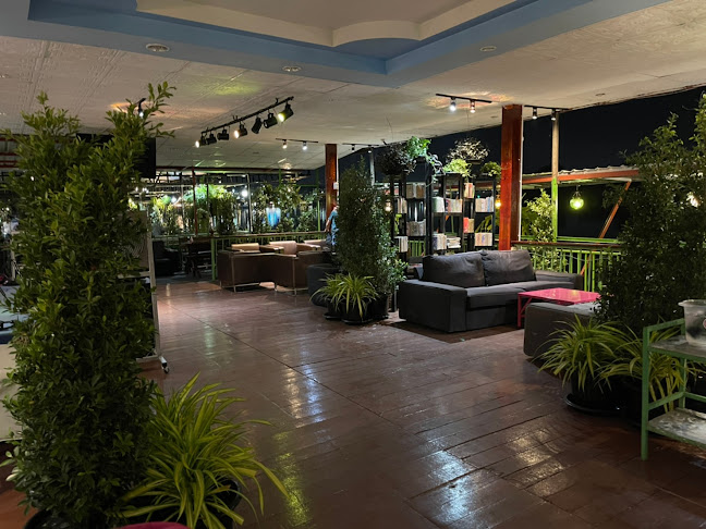 แพครูเอ็ม แพเจ้าพระยา - การบริการอาหารและที่พัก