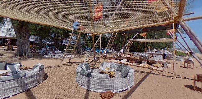 Opinii despre Cave Beach Club în อำเภอสัตหีบ - การบริการอาหารและที่พัก