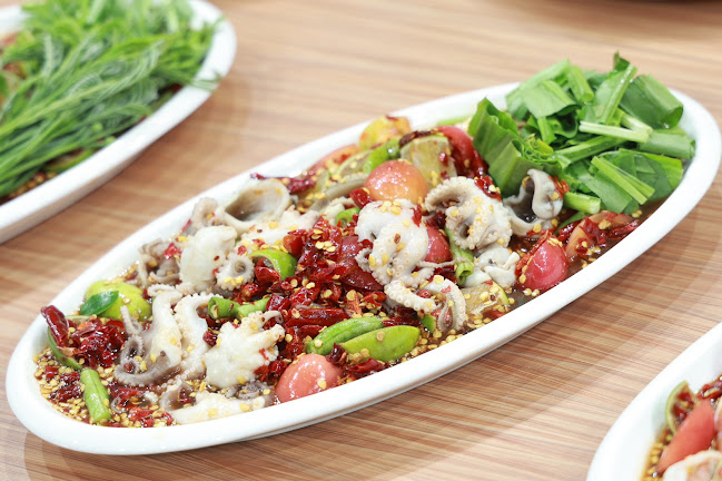 ตำเหลาข้าวเหนียว - การบริการอาหารและที่พัก