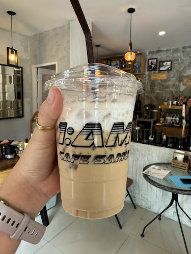 1 AM Cafe - การบริการอาหารและที่พัก