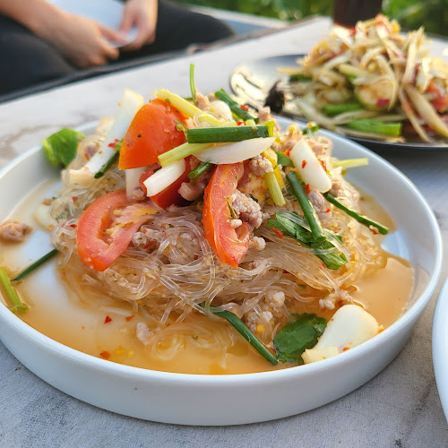 James Jr. Farmhouse - การบริการอาหารและที่พัก