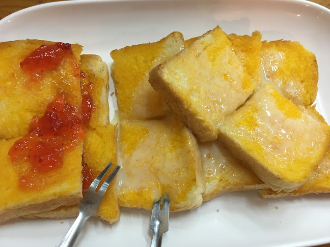 นมอาโก - การบริการอาหารและที่พัก