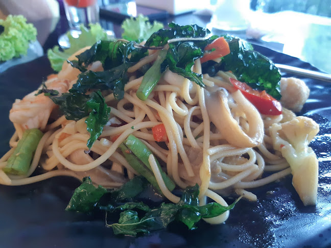 บ้านสวนคาเฟ่ แอนด์ เรสเตอรองส์ - การบริการอาหารและที่พัก