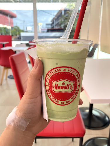 ร้านฮาเวลส์ ไอศกรีมแอนด์ฟาสฟู้ด - การบริการอาหารและที่พัก