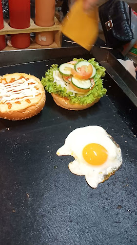 Opinii despre เบอร์เกอร์ควีนBurger Queen 👑 &Potato Queen🍔🥔 în อำเภอกะทู้ - การบริการอาหารและที่พัก