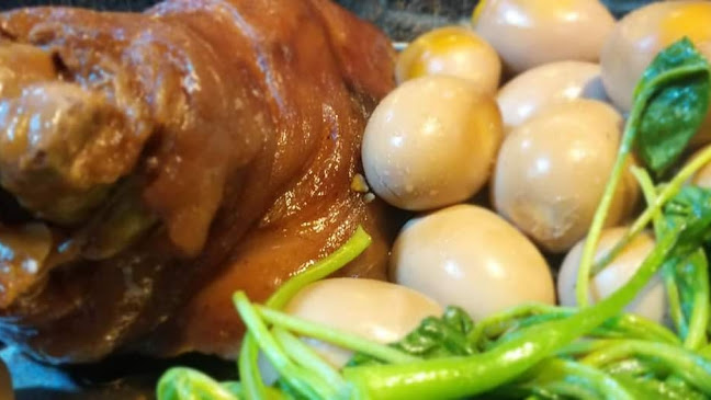 Opinii despre ข้าวขาหมูเจ้หมวย (ปากซอยรังสิต-นครนายก 65) în อำเภอธัญบุรี - การบริการอาหารและที่พัก