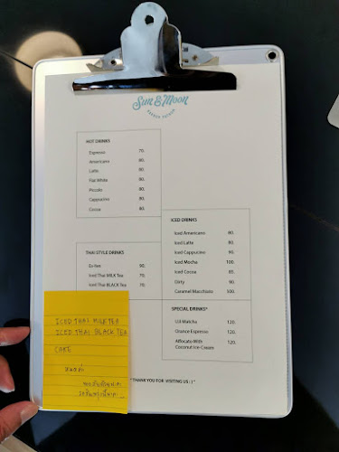 Opinii despre Sun & Moon Café în อำเภอเมืองนครปฐม - การบริการอาหารและที่พัก