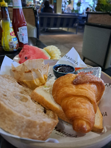 Opinii despre KIRI burger & bowl , kata beach în Muang - การบริการอาหารและที่พัก