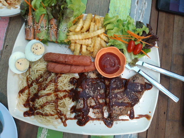 Opinii despre ร้านกินผักคาเฟ่ นครปฐม în อำเภอเมืองนครปฐม - การบริการอาหารและที่พัก