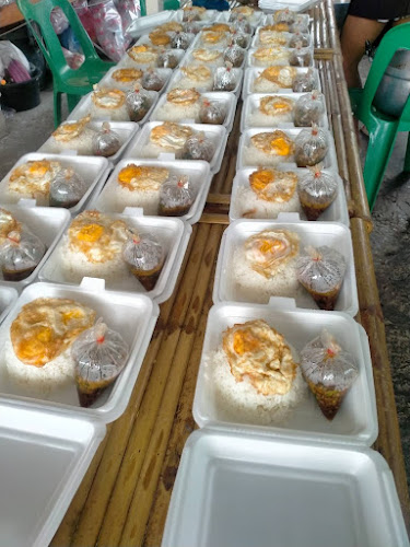 ตามสั่งริมคลอง - การบริการอาหารและที่พัก