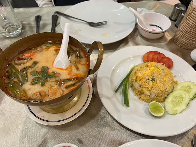 ภัตตาคารเสวย - การบริการอาหารและที่พัก