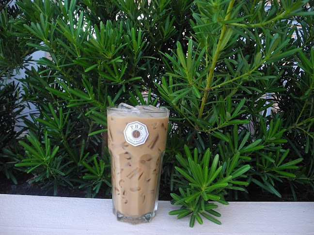 PHD Coffee - การบริการอาหารและที่พัก