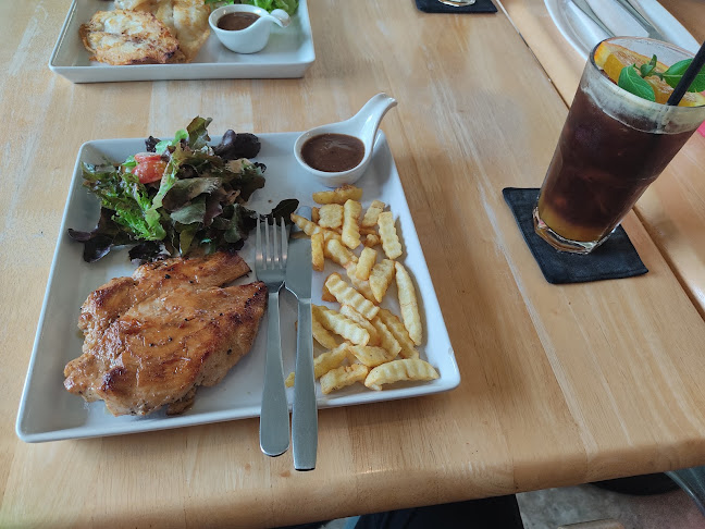 Comentarii opinii despre AVA Cafe & Eatery