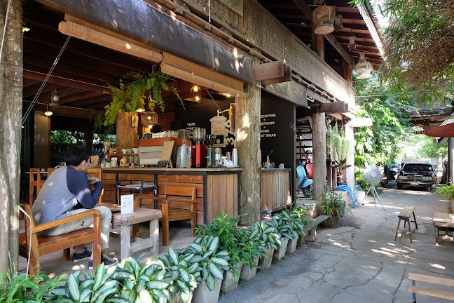 379 Drip กาแฟเรียบง่ายใต้ถุนบ้านเลขที่ 379