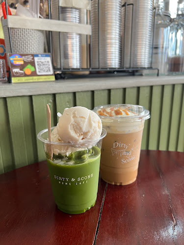 DIRTY & SCONE - การบริการอาหารและที่พัก