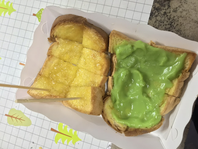 อ่าวอุดมนมสด - การบริการอาหารและที่พัก