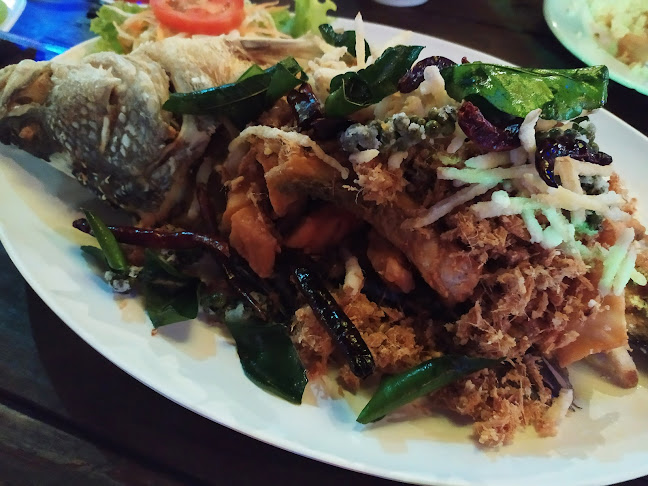 18 Mongkut Library Restaurant - การบริการอาหารและที่พัก