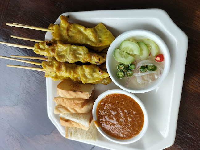 ก๋วยเตี๋ยวดูดี๋ ลุงดอน พัทยา (DooDee jomtien restaurant) - การบริการอาหารและที่พัก