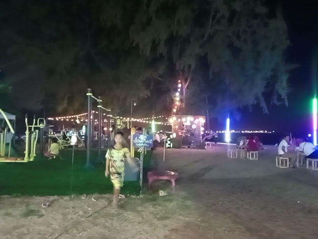 ตลาดแหลมรุ่งเรือง (ตลาดริมเล)