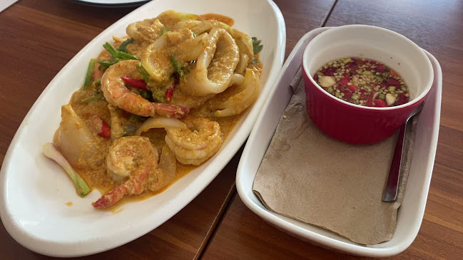 Hug Restaurant - การบริการอาหารและที่พัก