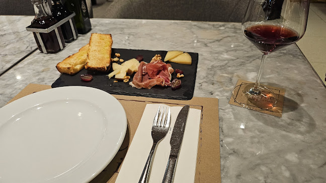 แสบสบายซอย 2 ตำบลป่าตอง อำเภอกะทู้ ภูเก็ต 83150