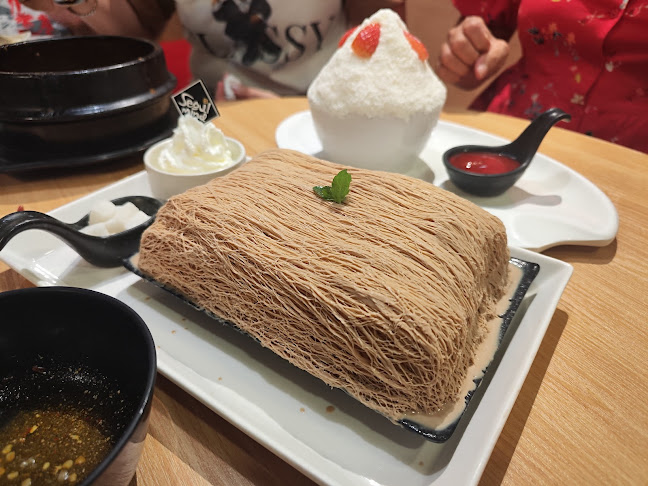 โซลมายด์ อุดรธานี - การบริการอาหารและที่พัก