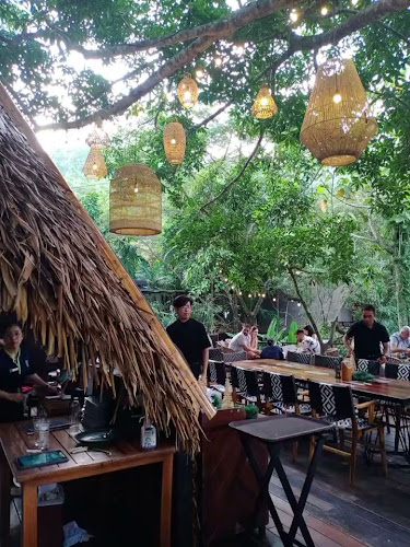 Three Monkeys Restaurant - อำเภอเมืองภูเก็ต