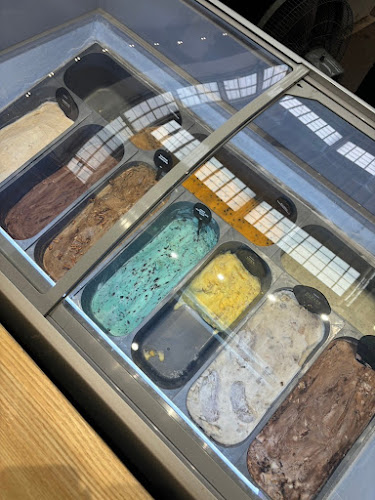 Opinii despre Molto Gelato สาขา Central Nakhon Pathom în อำเภอเมืองนครปฐม - การบริการอาหารและที่พัก