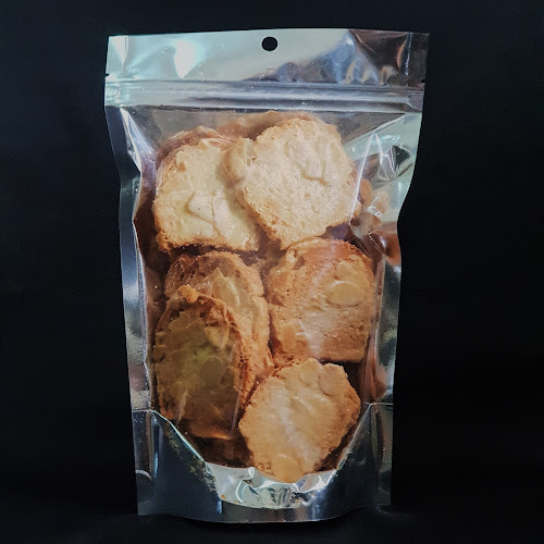 เรเบเกอรี่ - การบริการอาหารและที่พัก