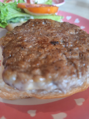 VFW สเต็กเฮ้าส์ - การบริการอาหารและที่พัก