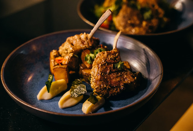 The Factory Phuket - การบริการอาหารและที่พัก