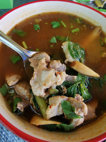 ส้มตำปางศิลา - การบริการอาหารและที่พัก