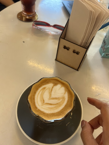 B2B Pop Up Cafe บีทูบี คาเฟ 🐳 - อำเภอเมืองภูเก็ต