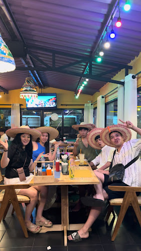 9, 1 ถนน ดีบุก ตำบลตลาดใหญ่ อำเภอเมืองภูเก็ต ภูเก็ต 83000