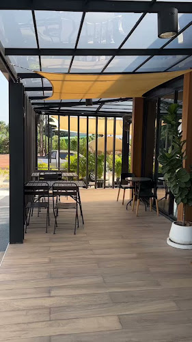 NESCAFE Street Café กำแพงเพชร - การบริการอาหารและที่พัก