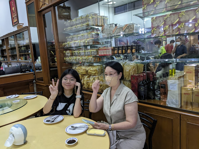 ร้านอาหารรังนกใต้ หาดใหญ่ Southern Thai Bird's Nest at Hatyai - การบริการอาหารและที่พัก