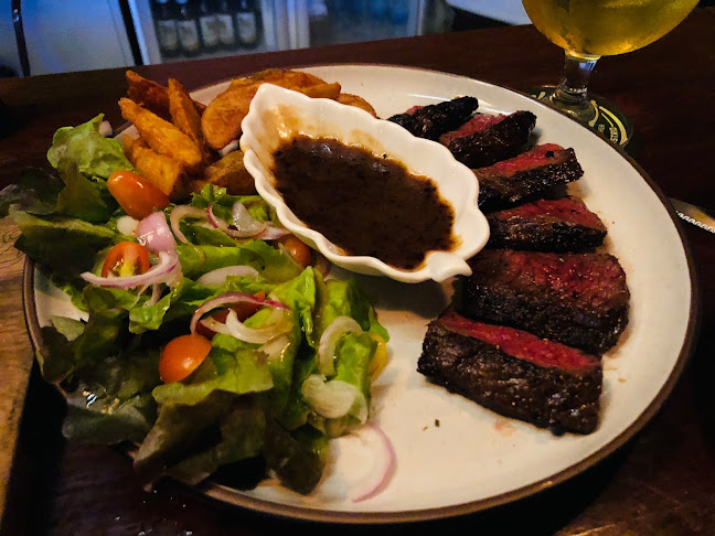 SMAZ Bistro สมาส บิสโทร - การบริการอาหารและที่พัก