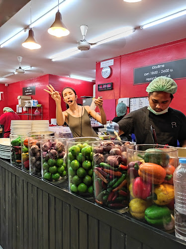 อาฟเตอร์ยำ พัทยา - การบริการอาหารและที่พัก