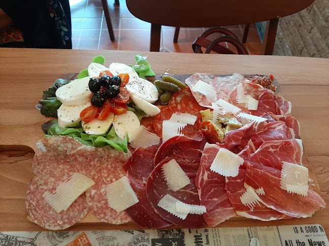 Sapori​ Italian Restaurant - การบริการอาหารและที่พัก