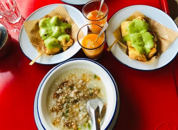 โต๊ะแดงอาหารเช้าสุโขทัย