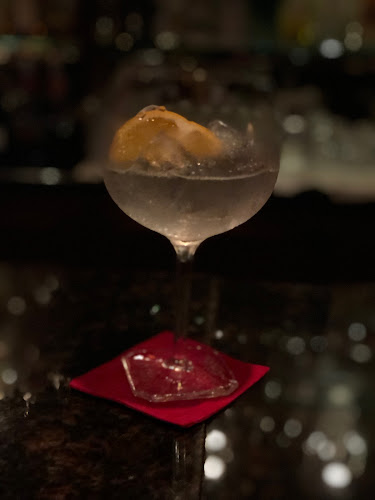 Cafe des Amis - การบริการอาหารและที่พัก