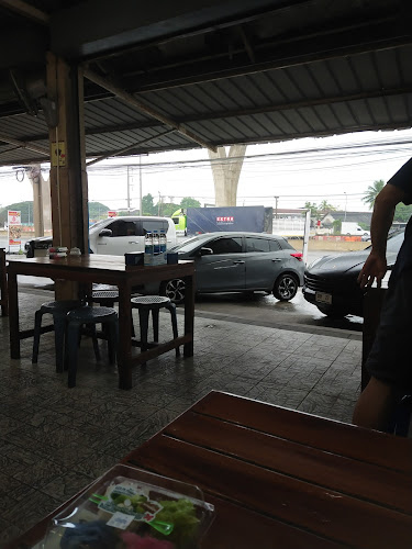 แกงป่าคุณหนุ่ม - การบริการอาหารและที่พัก