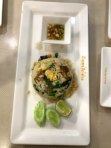 นิตยาไก่ย่าง สาขาแยกสะพานพระนั่งเกล้า - การบริการอาหารและที่พัก