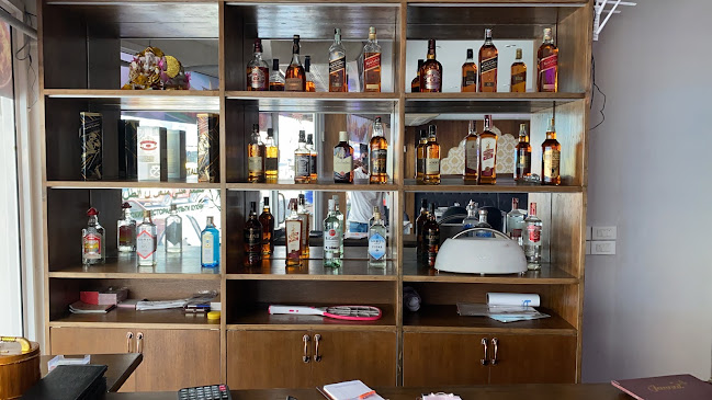 Jannat Indian Restaurant - การบริการอาหารและที่พัก