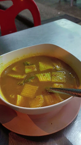 ข้าวต้มพี่ดำ (ข้าวต้ม ซอย 3) - การบริการอาหารและที่พัก