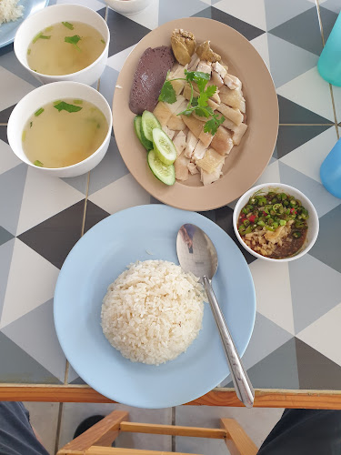 ข้าวมันไก่ประตูชัยพะเยา